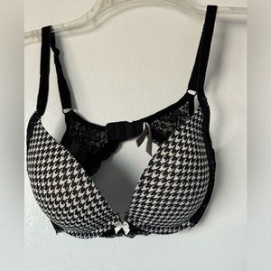 Victoria’s Secret black and white houndstooth vintage push-up bra like new 34D